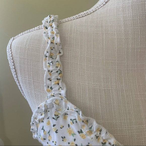 Pacsun - Cropped Floral Tank Top - Picture 3 of 5